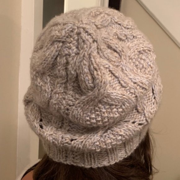 100% Italian Cashmere Beanie - Picture 5 of 5